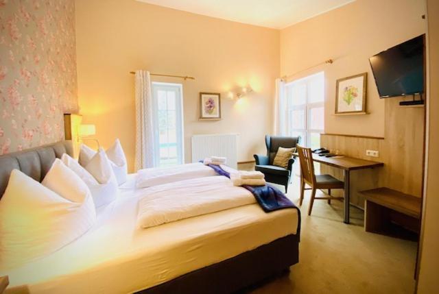 Hotel Zur Kutsche Oberschöna Kültér fotó